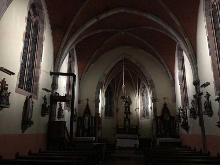 Pose d'éclairage indirecte pour mettre en valeur les vitraux - ALIZON ELEC Badonviller