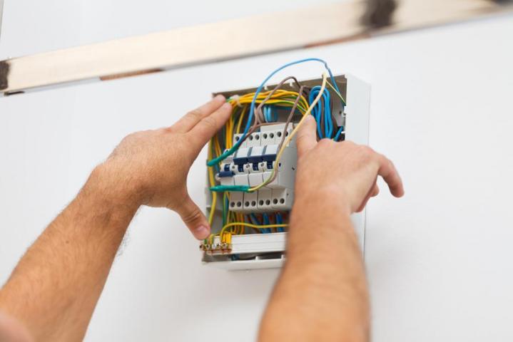 Nous pouvons nous occuper de tous les travaux d’électricité publics ou privés.