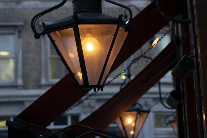 Nous installons et entretenons des systèmes d'éclairage public efficaces et durables.